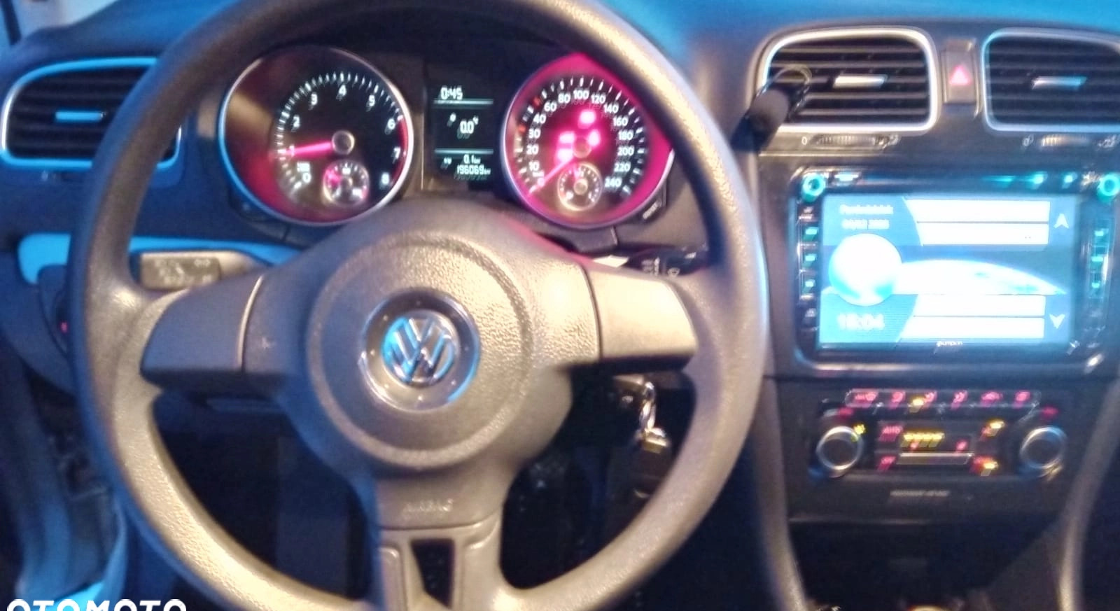Volkswagen Golf cena 25300 przebieg: 196000, rok produkcji 2010 z Kielce małe 172